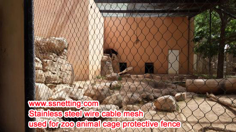 Stainless steel wire cable mesh used for zoo animal cage protective fence.jpg